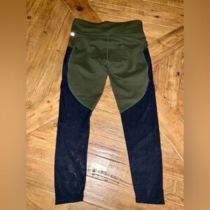 Fabletics Women's Mid-Rise Mesh Powerhold Capri Cropped Leggings - size small